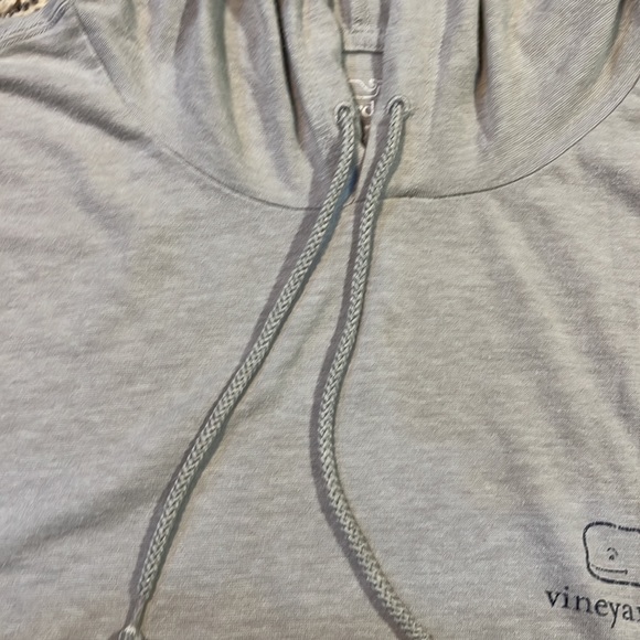 Vineyard vine put a long sleeve in size is medium - Picture 9 of 13